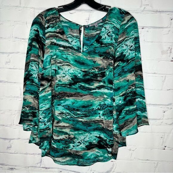 Jennifer Lopez XS or Small green top - Picture 1 of 6